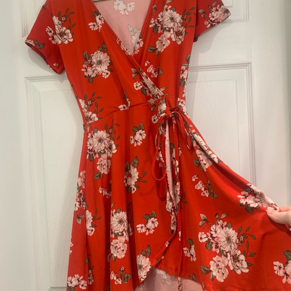 Urban planet red sundress that ties in the front - Picture 3 of 4